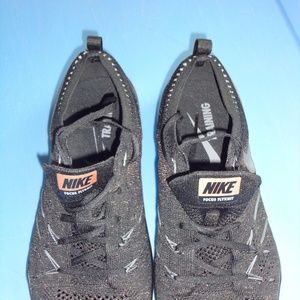 Womens Nike Focus Flyknit Sneakers